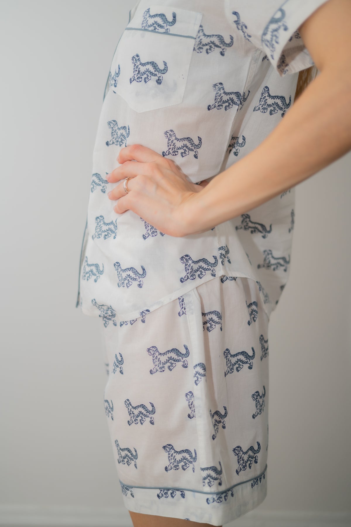Short Pajama Sets - Blue/Gray Dancing Tiger